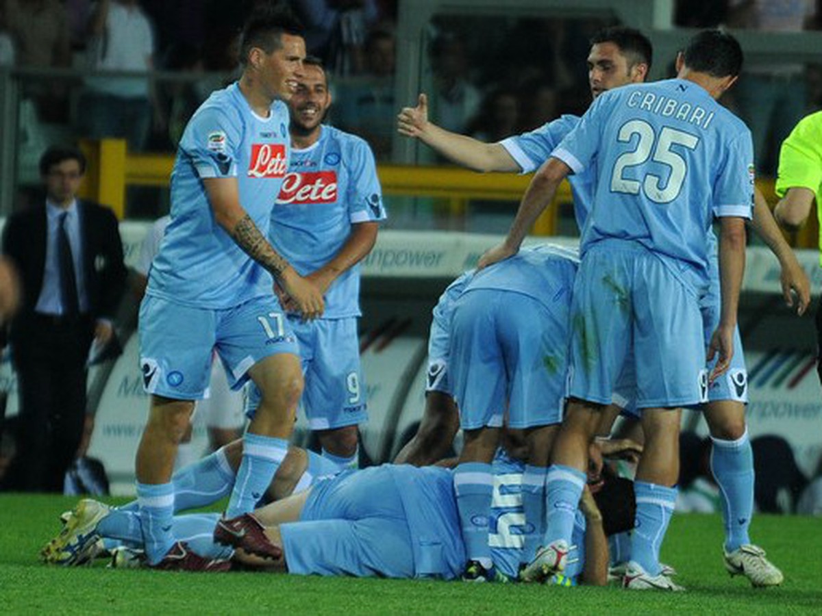 Marek Hamšík so spoluhráčmi v zápase s Juventusom