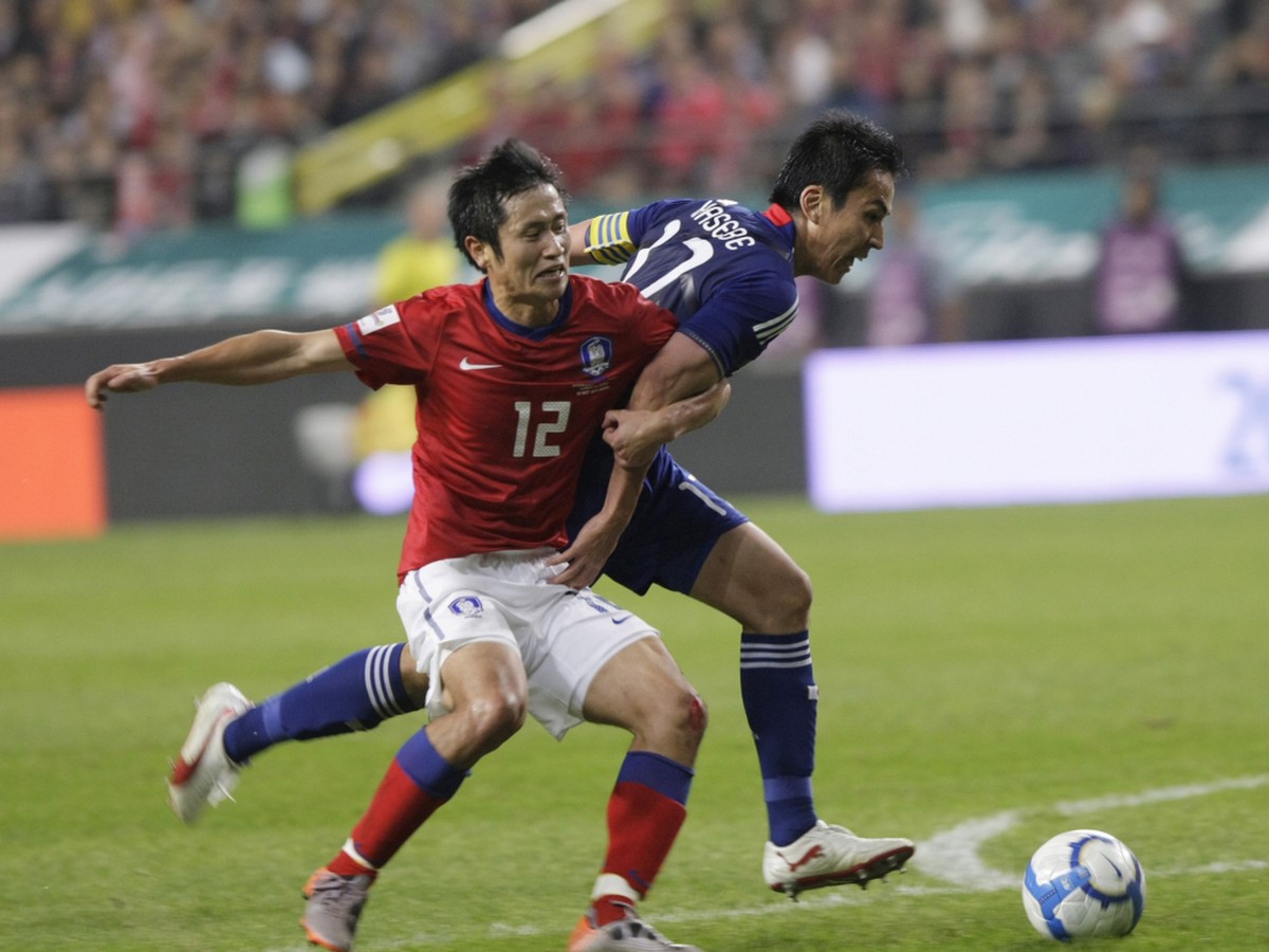 Japonec Hasebe sa prediera cez Lee Young-pyoa 
