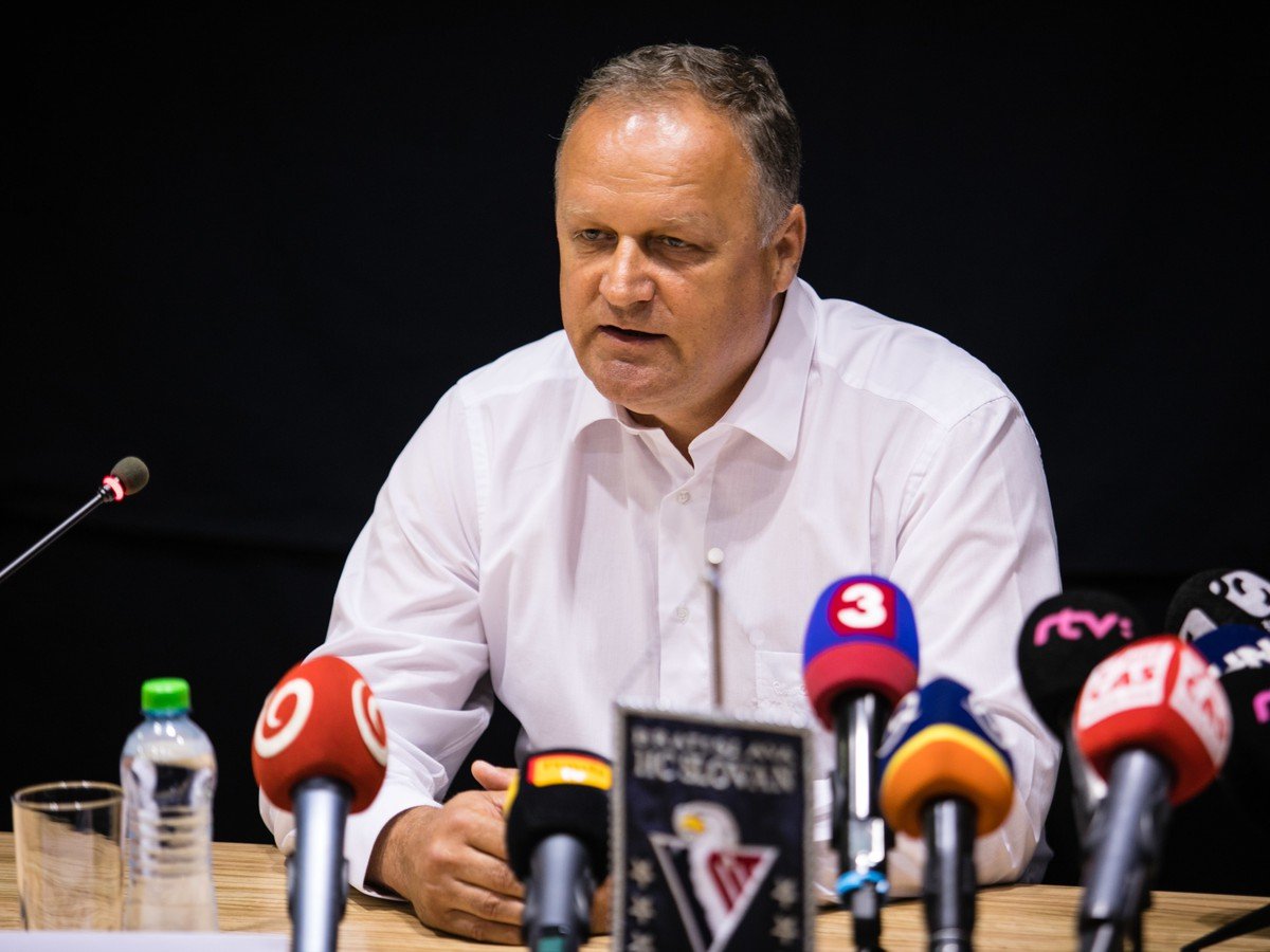 Generálny manažér klubu HC Slovan Bratislava Juraj Bakoš