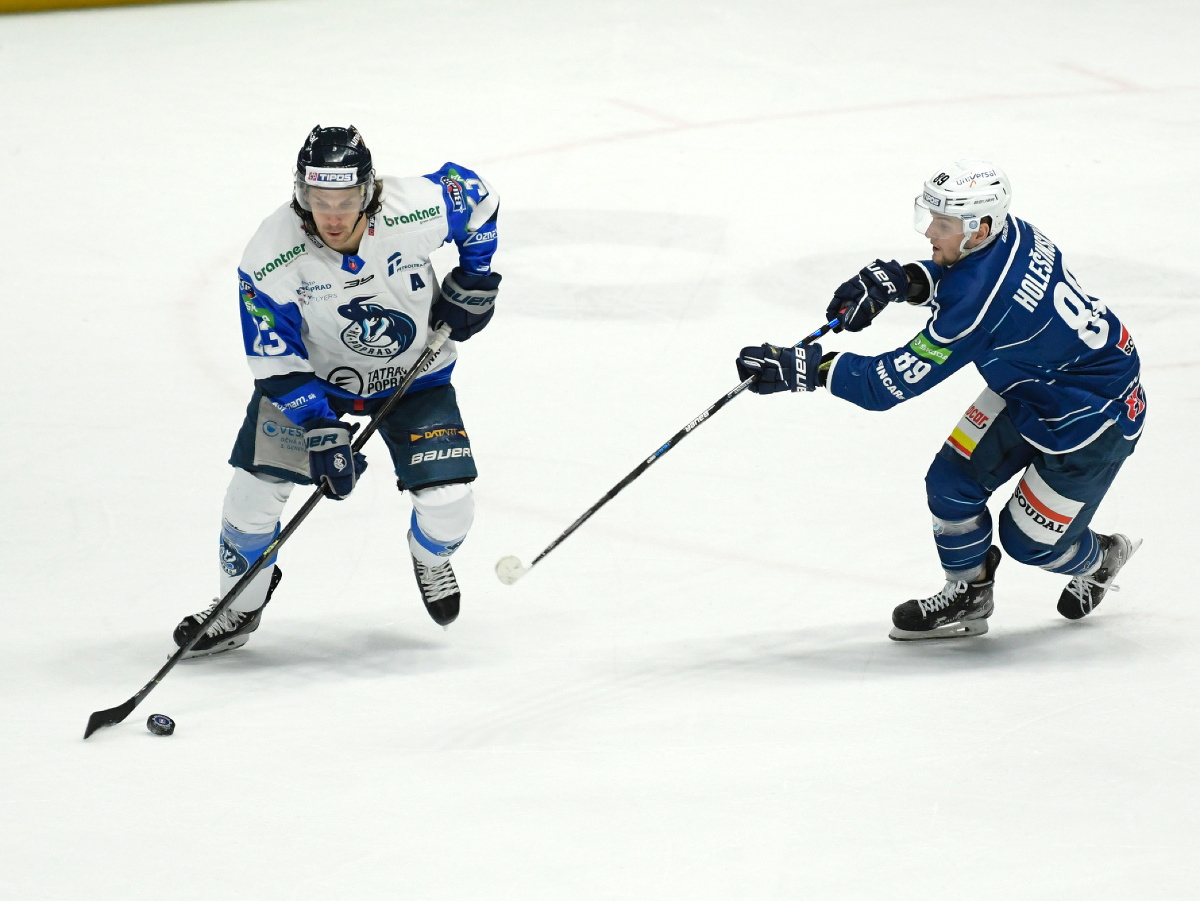 Zľava Adam Drgoň (Poprad) a Adrián Holešinský (Nitra)