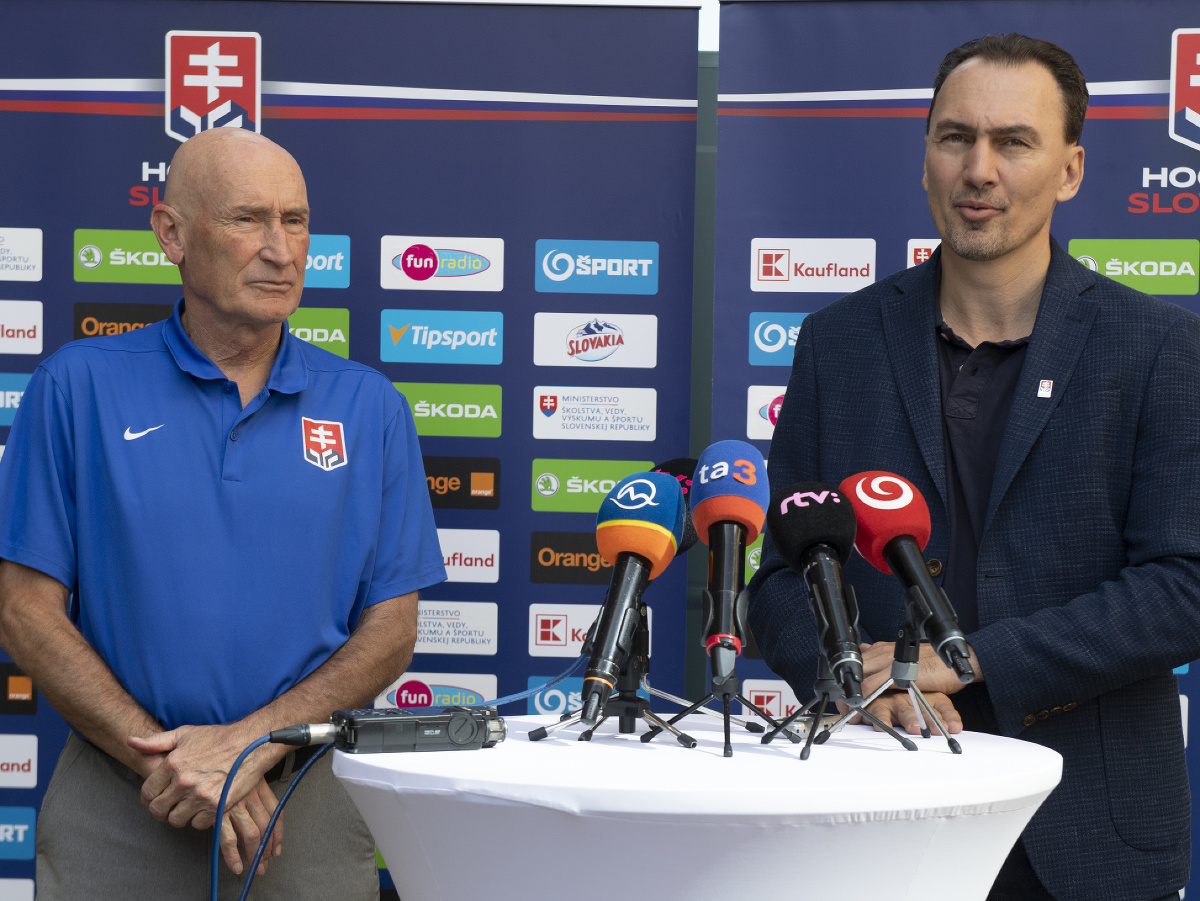 Tlačová konferencia šéfa SZĽH Miroslava Šatana a trénera slovenskej hokejovej reprezentácie Craiga Ramsayho
