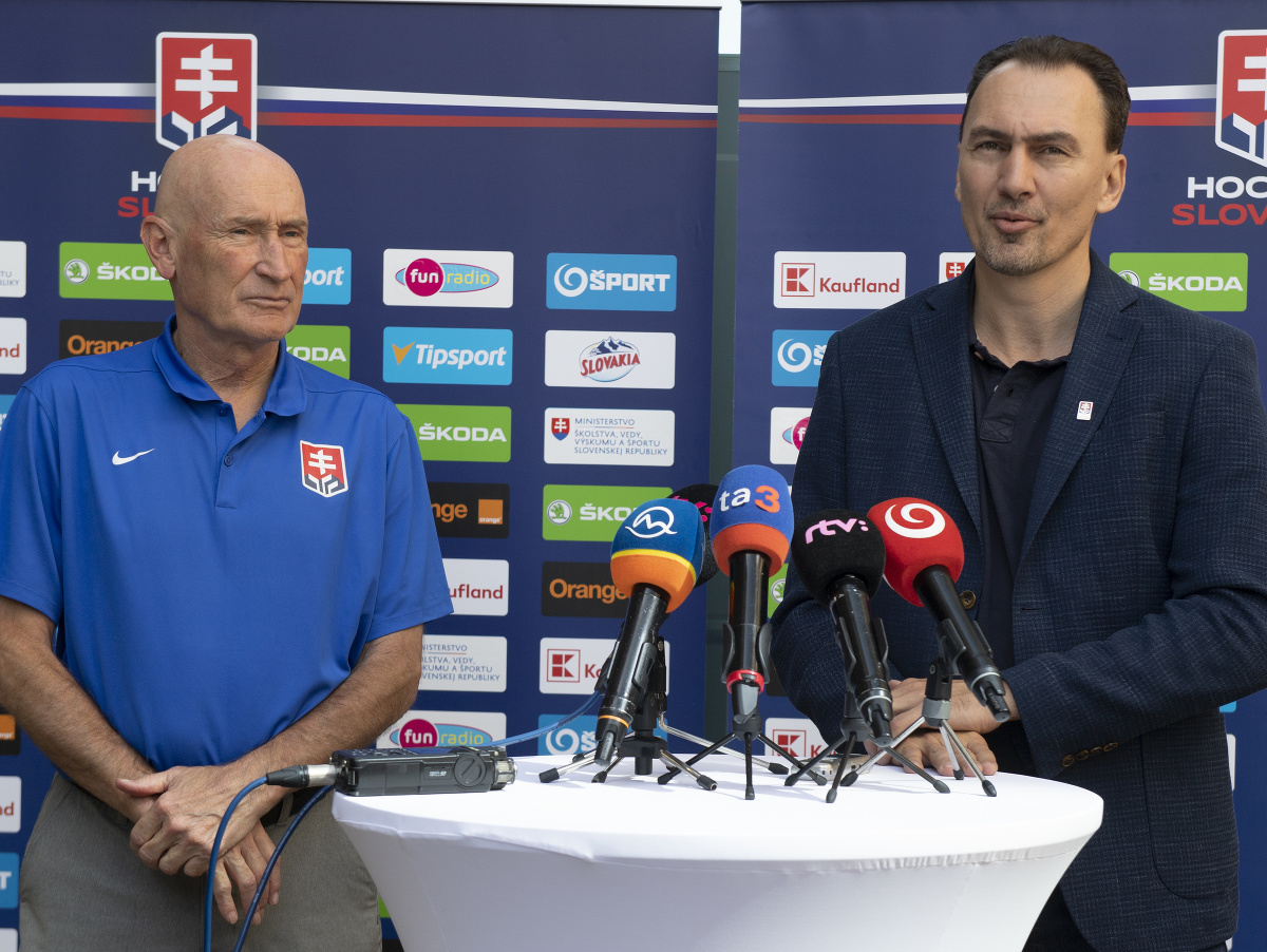 Tlačová konferencia šéfa SZĽH Miroslava Šatana a trénera slovenskej hokejovej reprezentácie Craiga Ramsayho
