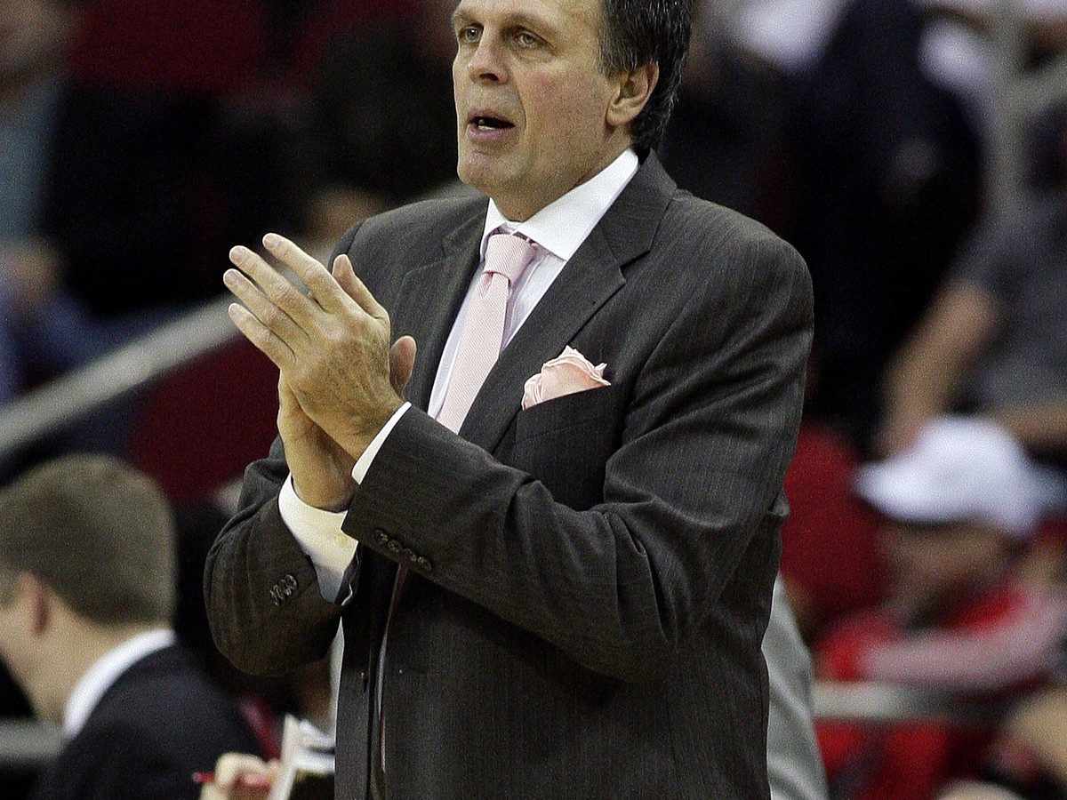 Kevin McHale na lavičke Rockets