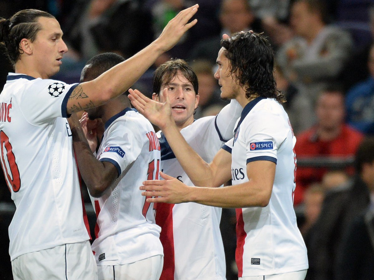 Ibrahimovič a Cavani oslavujú jeden z piatich gólov do siete Anderlechtu