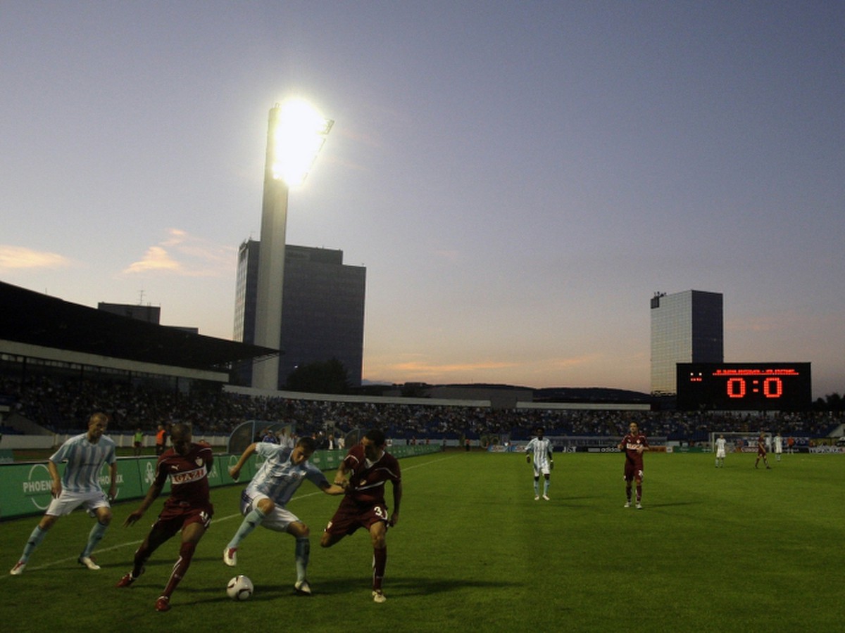 Momentka zo zápasu EL Slovan - Stuttgart