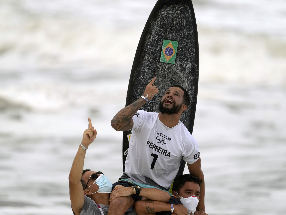 Brazílčan Italo Ferreira sa stal historicky prvým olympijským šampiónom v surfingu