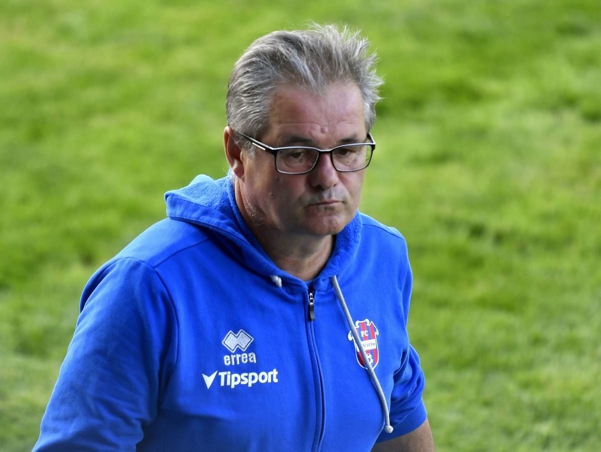 Na snímke tréner FC ViOn Zlaté Moravce Ivan Galád