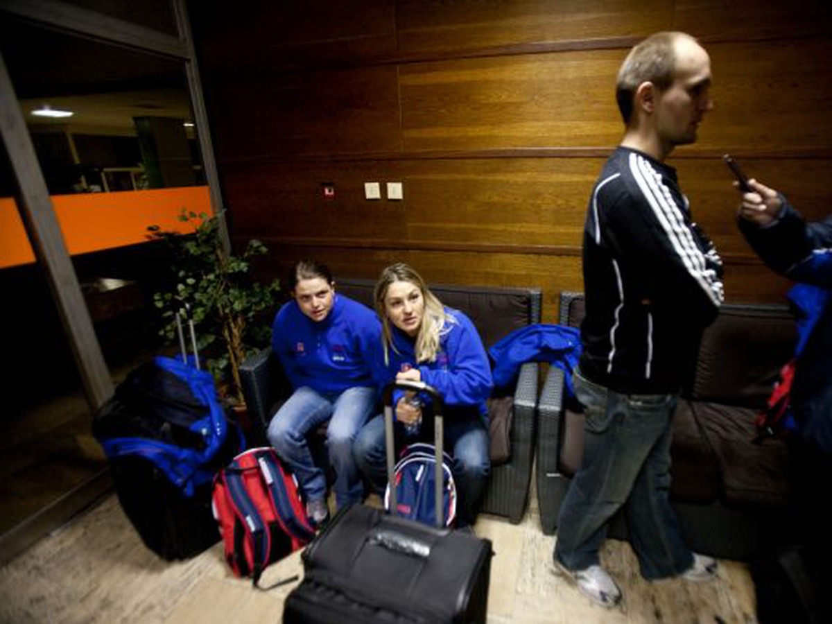 Sánkarky Jana Šišajová a Veronika Sabolová pred odchodom