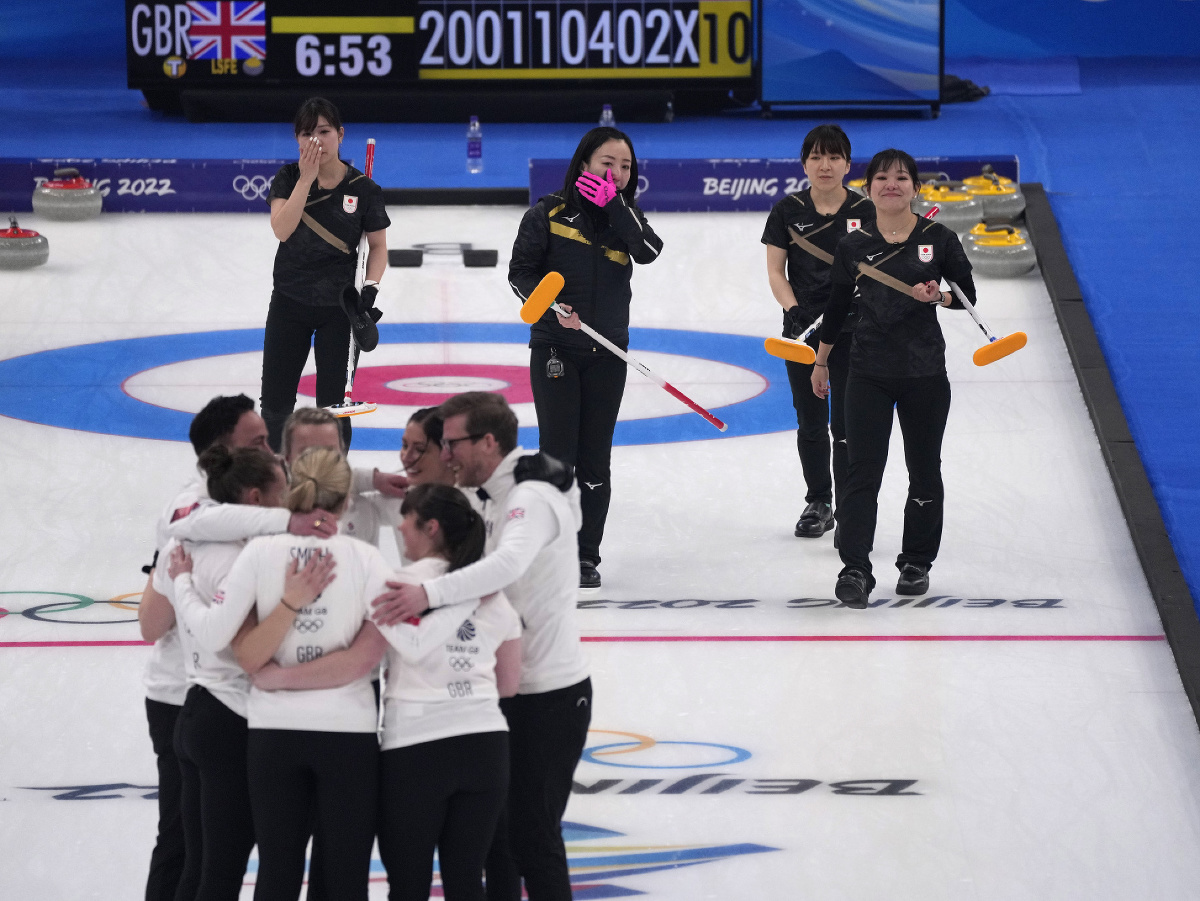 Reprezentantky Veľkej Británie v curlingu získali zlaté medaily na ZOH v Pekingu, v nedeľnom finále vyhrali nad Japonskom jednoznačne 10:3