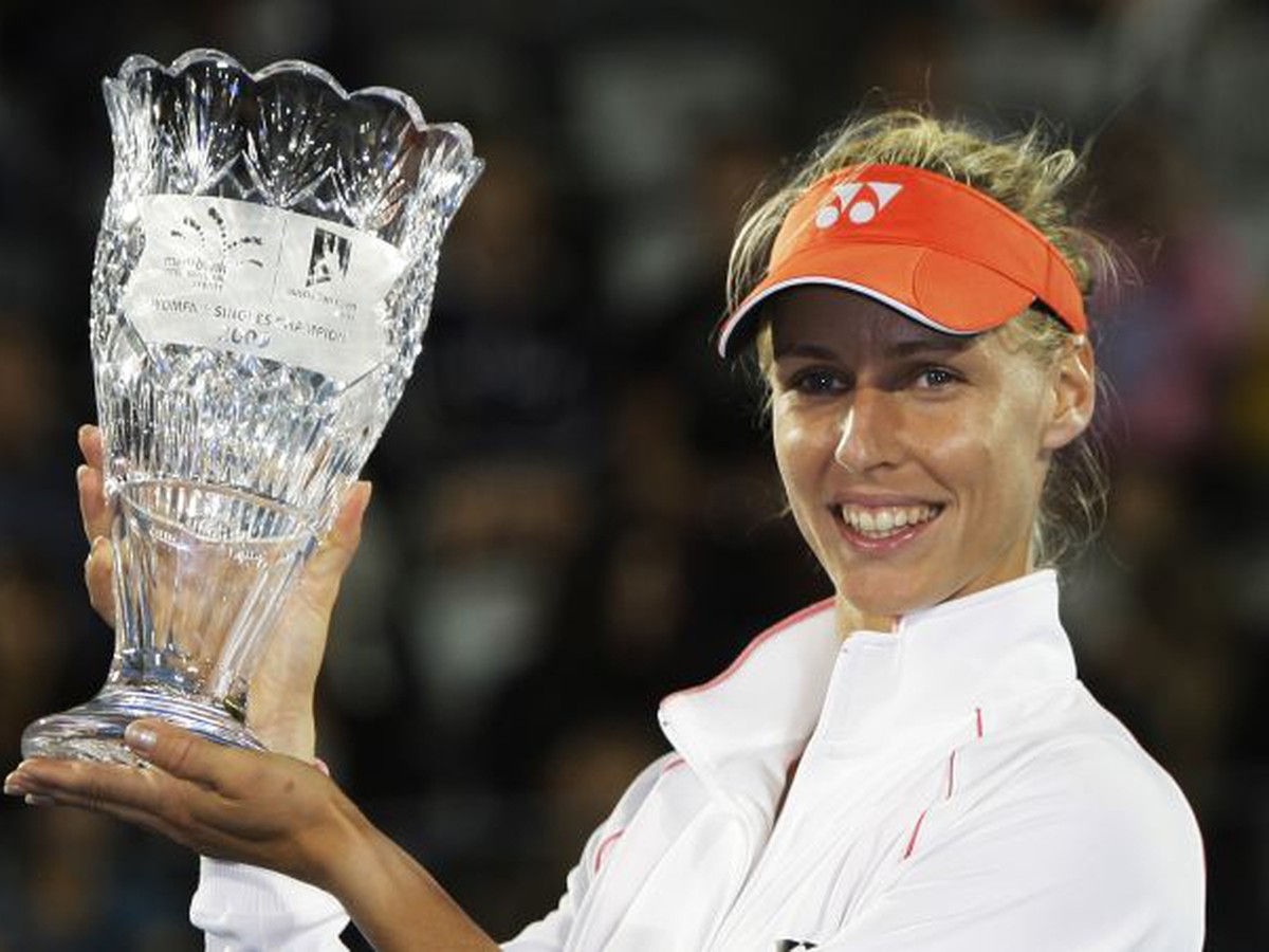 Jelena Dementievová s turnajovou trofejou zo Sydney