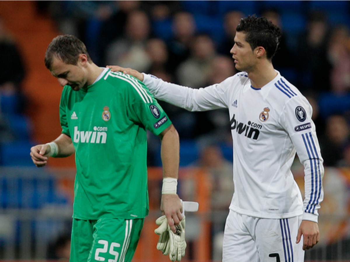 Jerzy Dudek a Cristiano Ronaldo