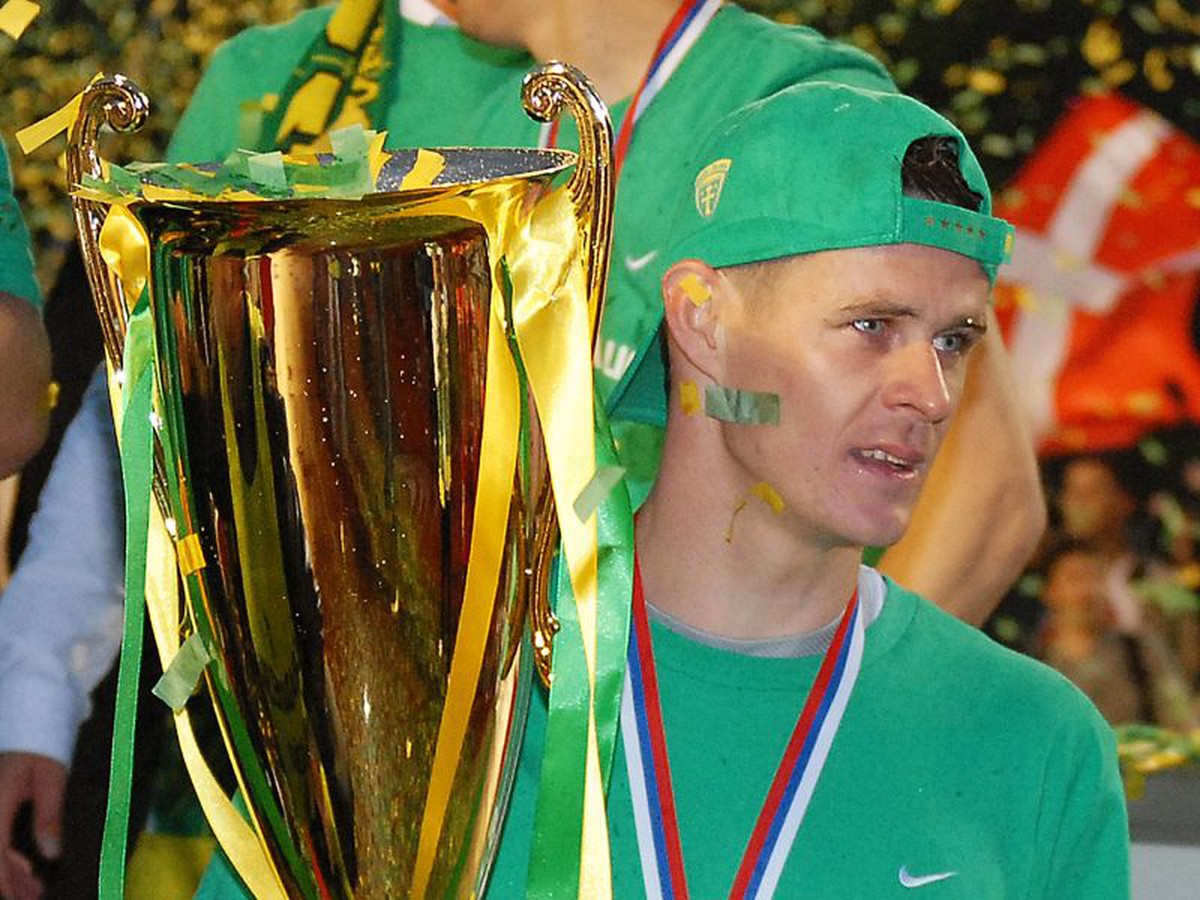 Kapitán Jež s majstrovskou trofejou