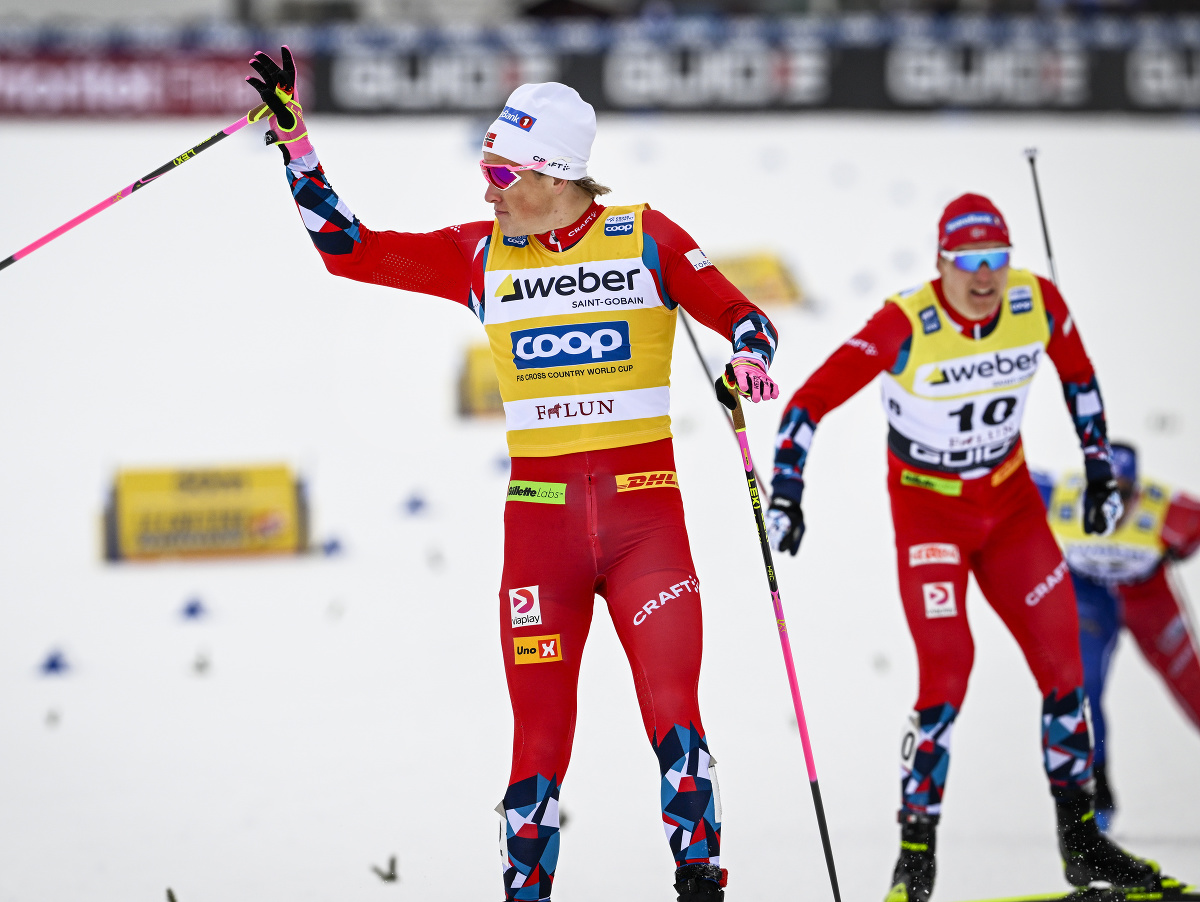 Nórsky bežec na lyžiach Johannes Hösflot Kläbo vyhral šprint voľným spôsobom 18. marca 2023 vo švédskom Falune. Získal tak malý glóbus za disciplínu i veľký za celkový triumf vo Svetovom pohári