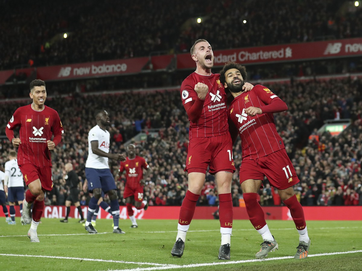 Mohamed Salah a Jordan Henderson oslavujú gól