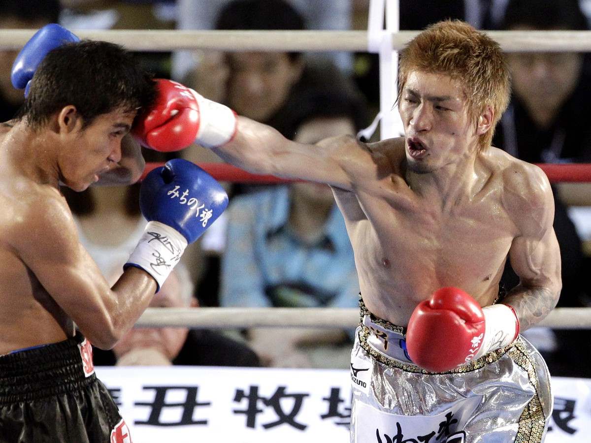 Jota Sato a Sylvester Lopez
