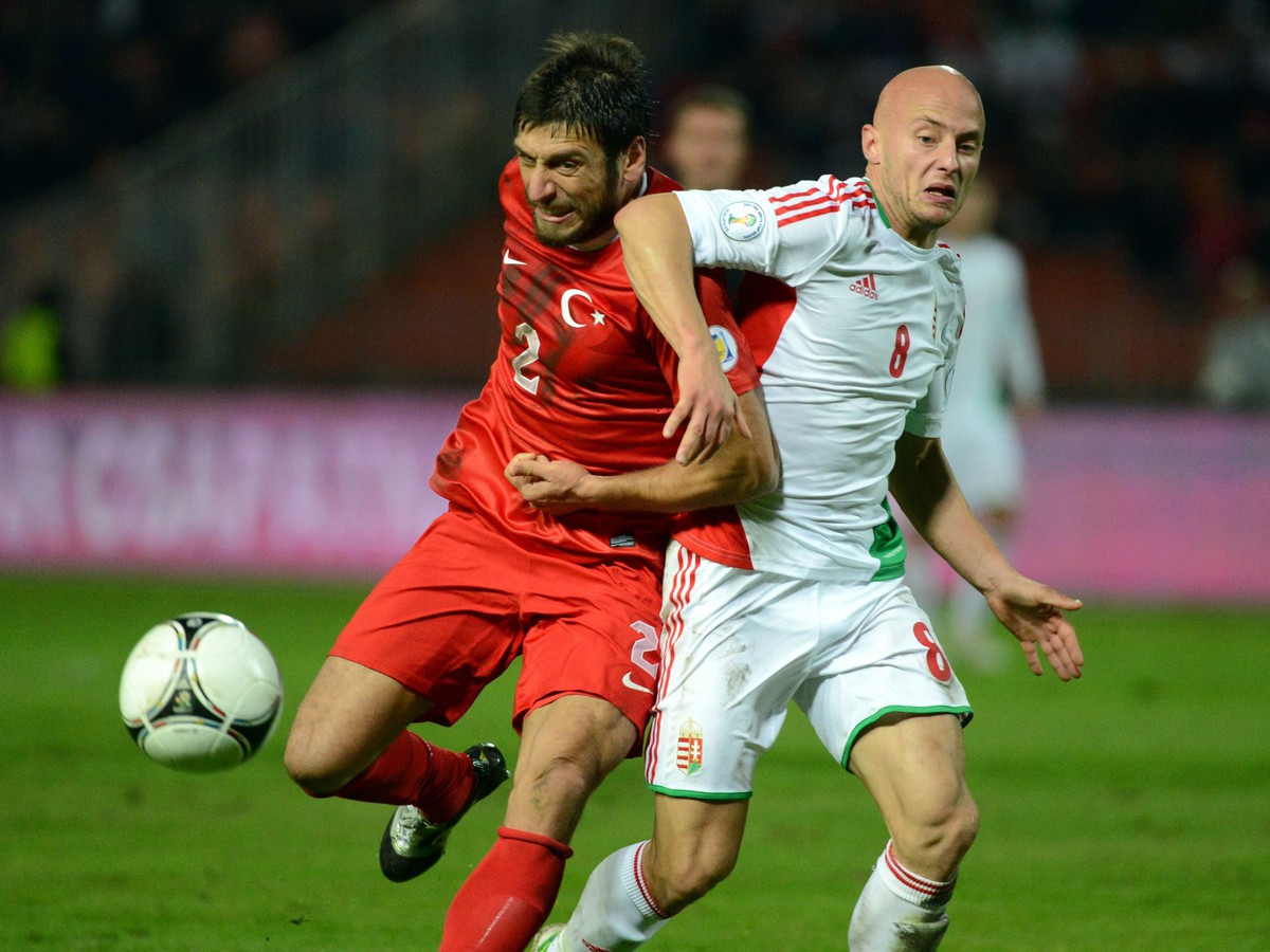 József Varga a Egemen Korkmaz