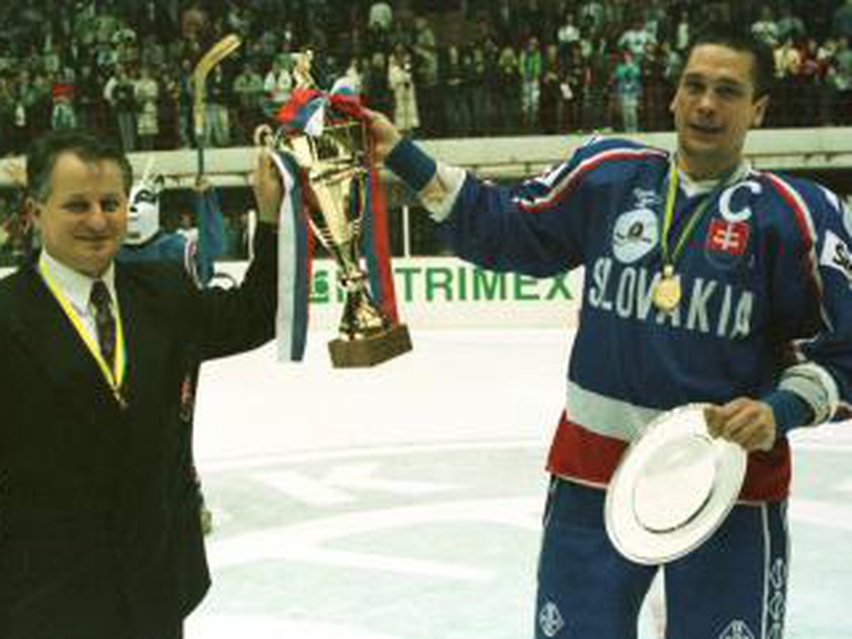 Július Šupler a Oto Haščák boli pri prvých zápasoch Slovenska