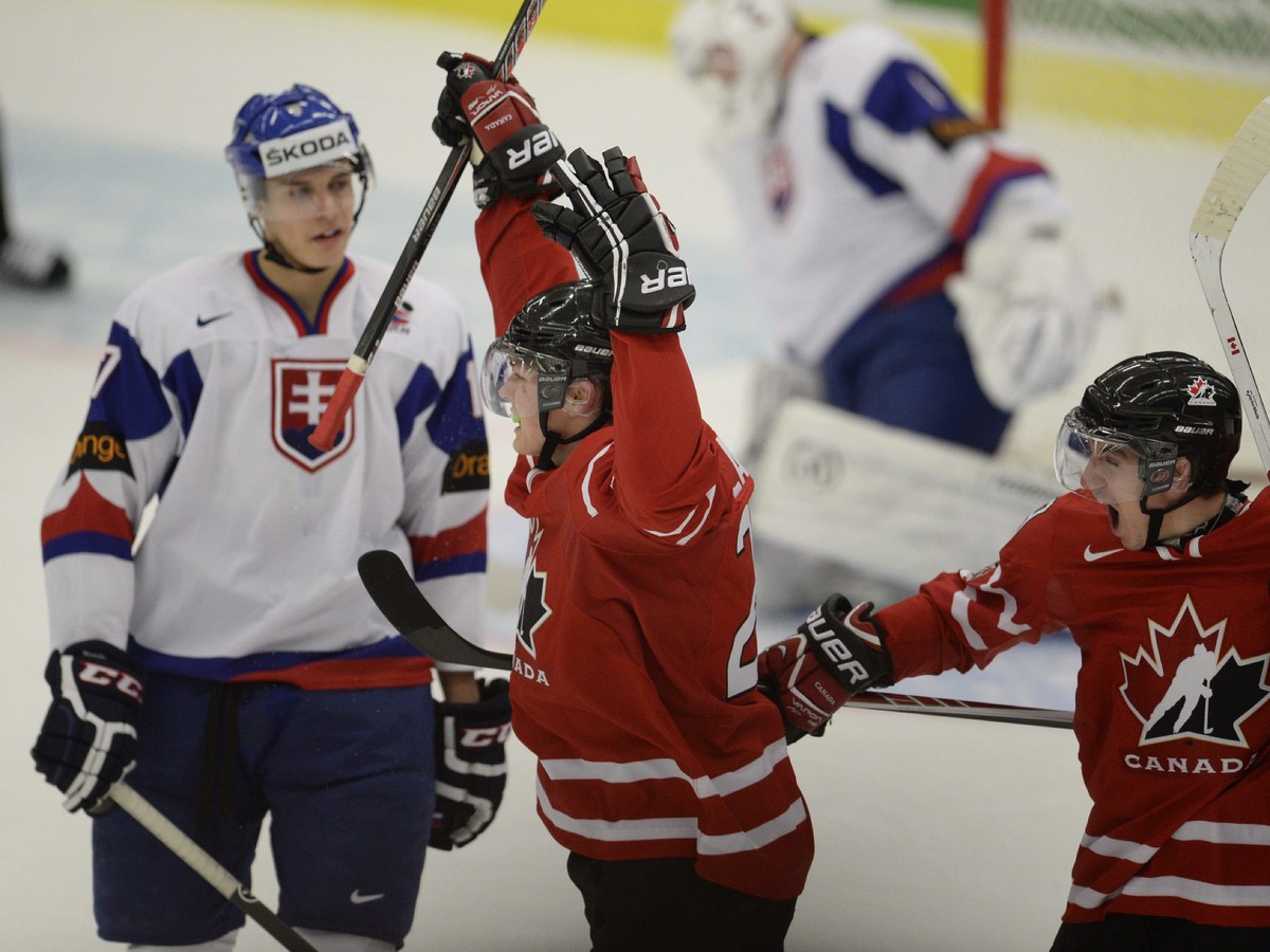 Radosť hokejistov Kanady po góle Lazara