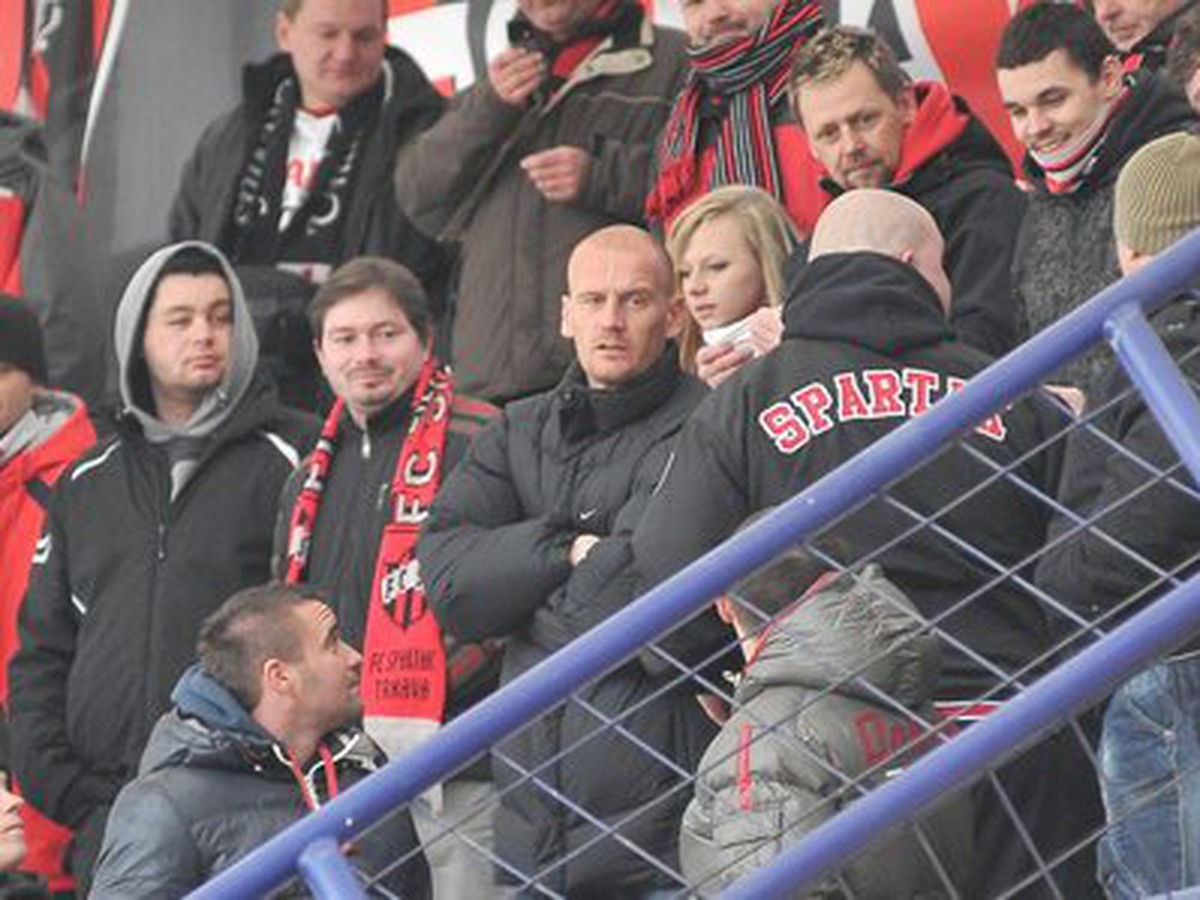 Karhan v sektore fanúšikov