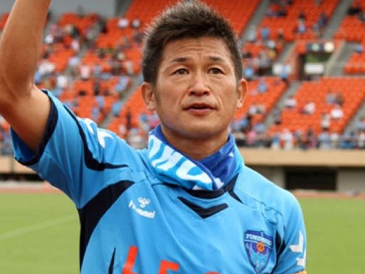 Najstarší profesionálny futbalista na svete Kazujoši Miura
