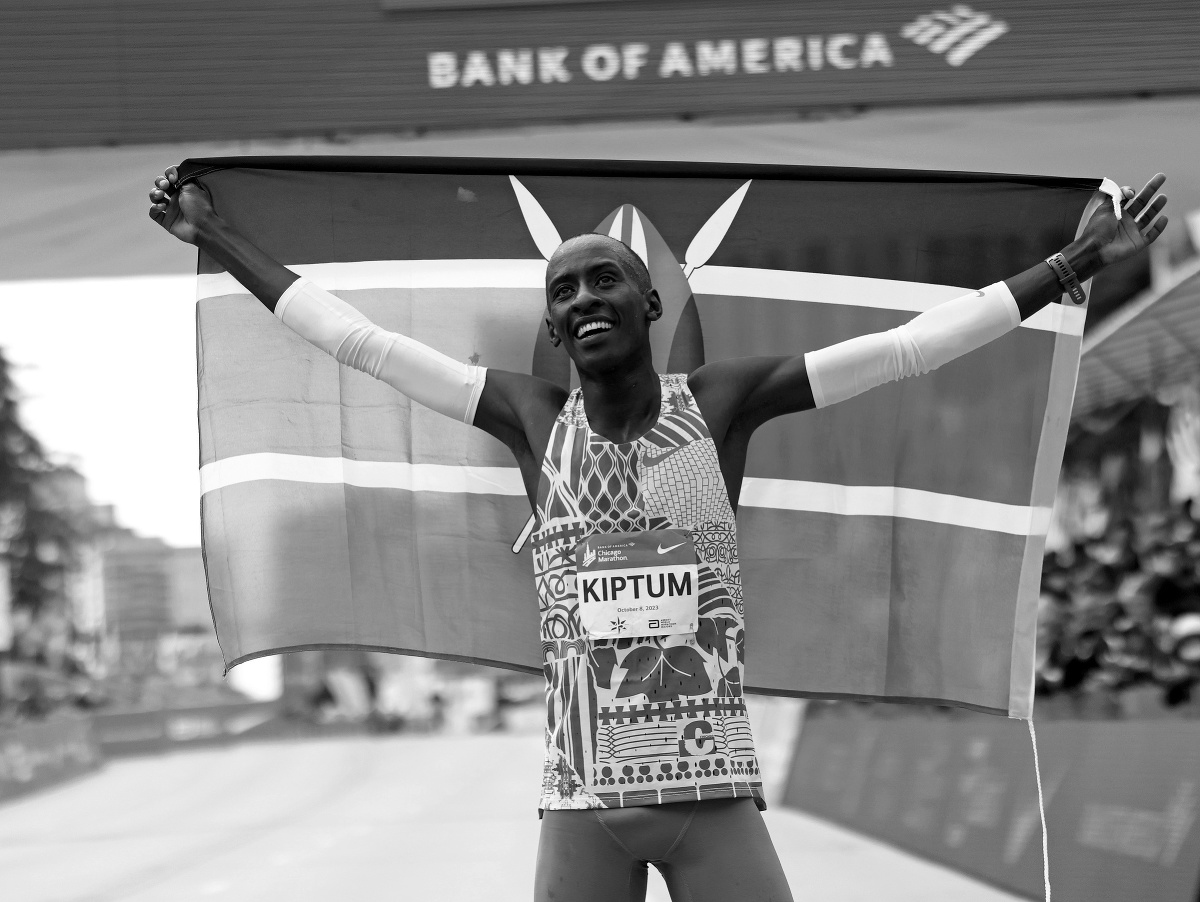 Kelvin Kiptum oslavoval víťazstvo vo svetovom rekorde na maratóne v Chicagu