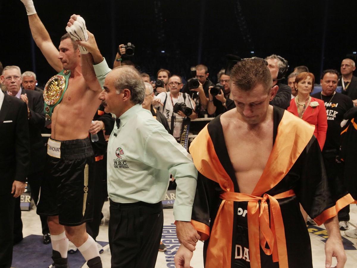 Kličko obhájil proti Adamekovi titul WBC