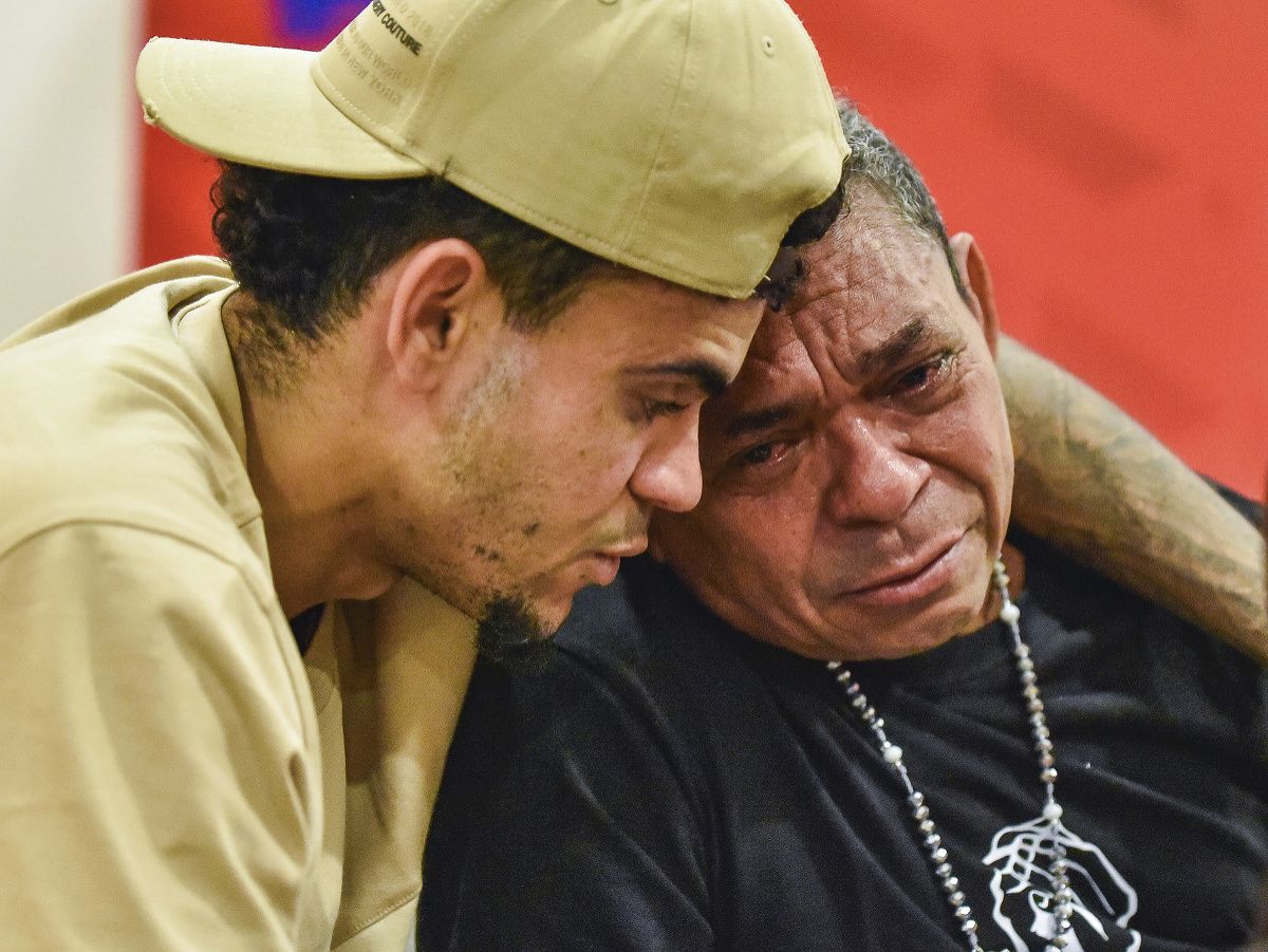 Kolumbijský futbalový útočník Luis Díaz sa prvýkrát od únosu stretol s otcom