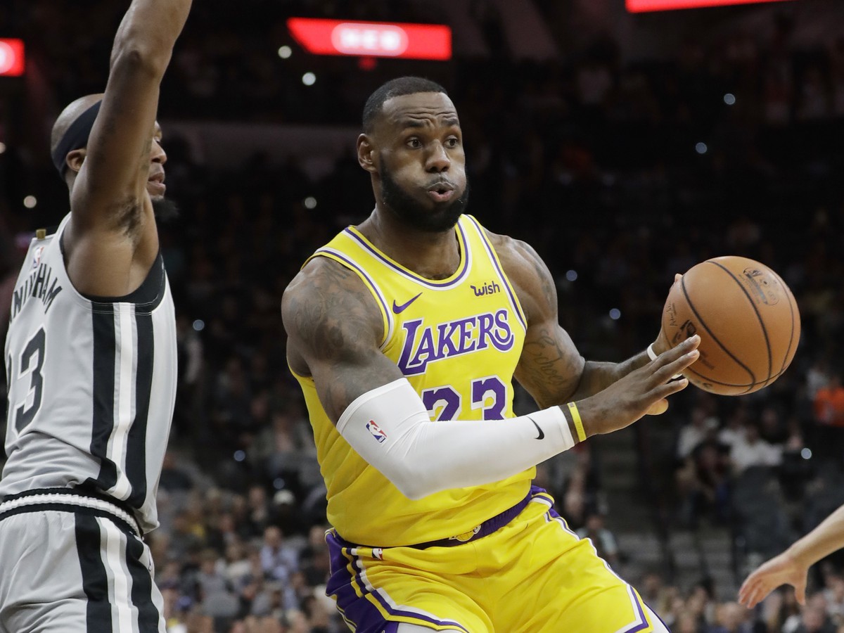 LeBron James sa v súboji so Spurs dostal už na šiestu priečku v historickom poradí najlepších strelcov