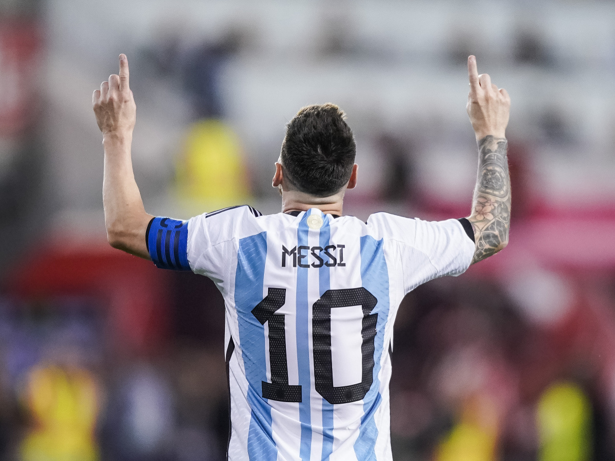 Lionel Messi oslavuje gól v prípravnom zápase