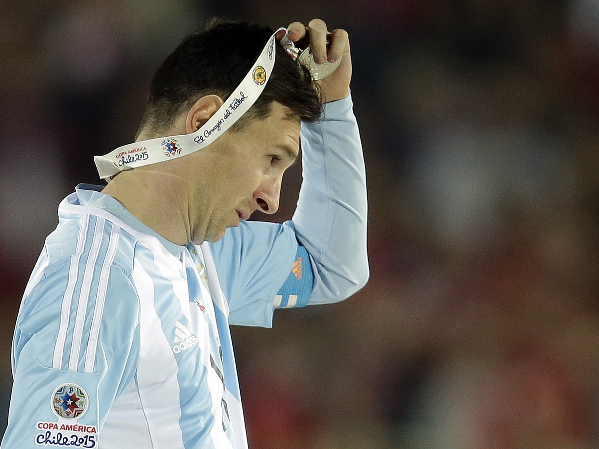 Lionel Messi zo seba strháva striebornú medailu