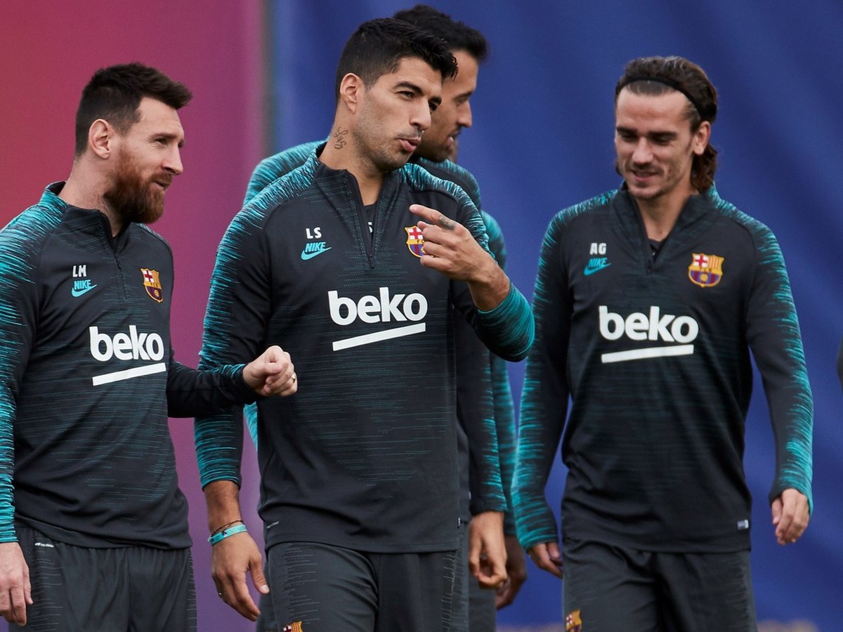 Hviezdy Barcelony na tréningu pred zápasom v Prahe