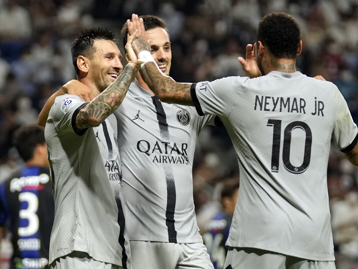 Lionel Messi, Pablo Sarabia a Neymar oslavujú gól PSG