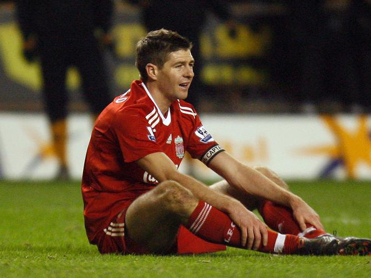 Bezmocný Steven Gerrard