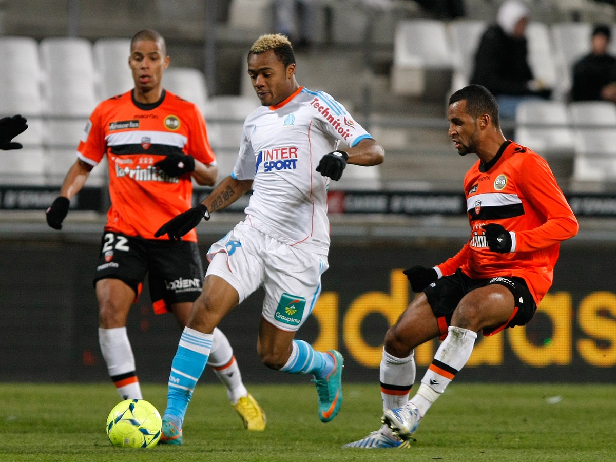 Jordan J. Ayew a Alaixys Romao