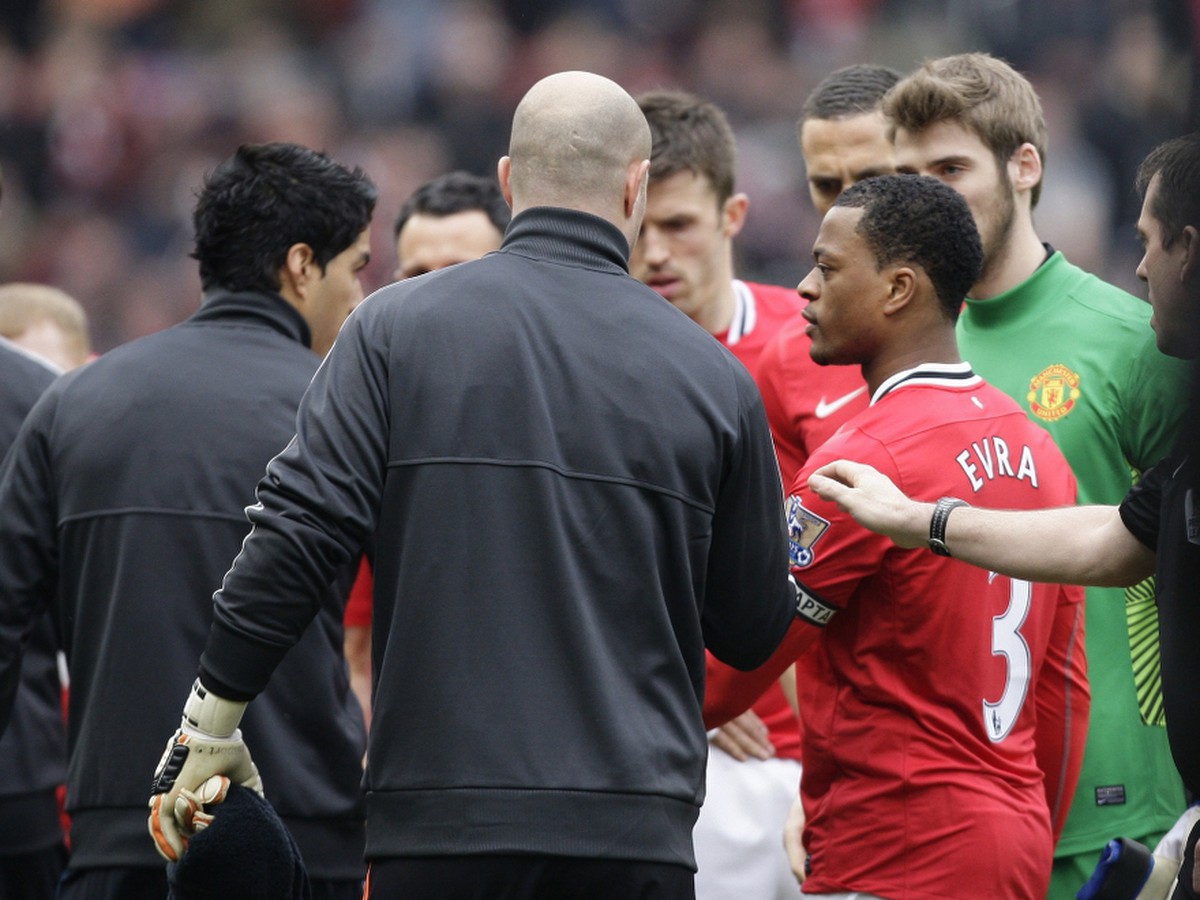 Suárez a Evra