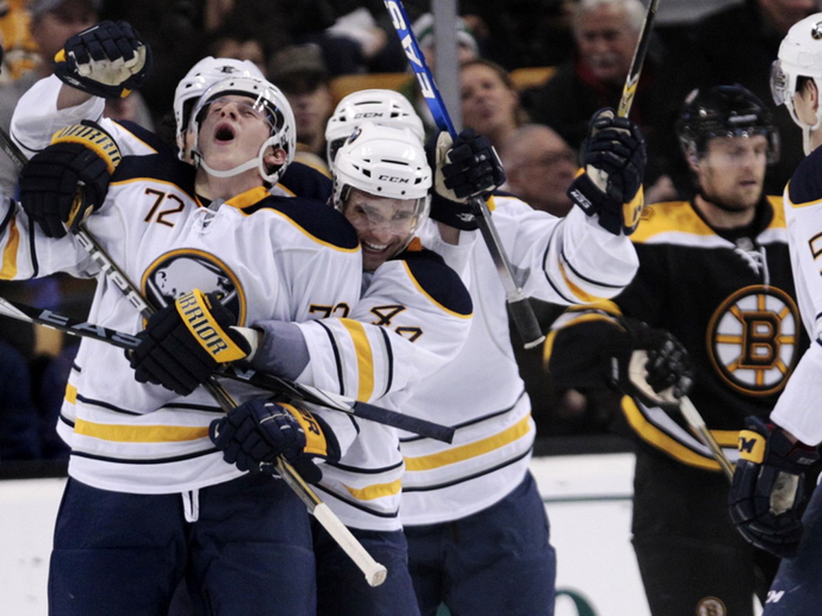 Luke Adams a Andrej Sekera