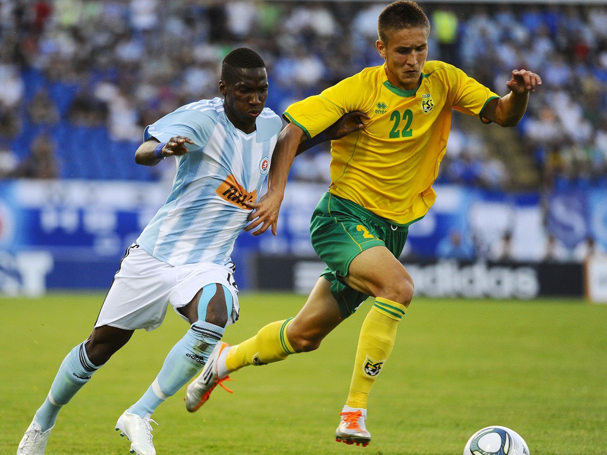 Mamadou Bagayoko a a Bauržan Džolčijev v prvom zápase