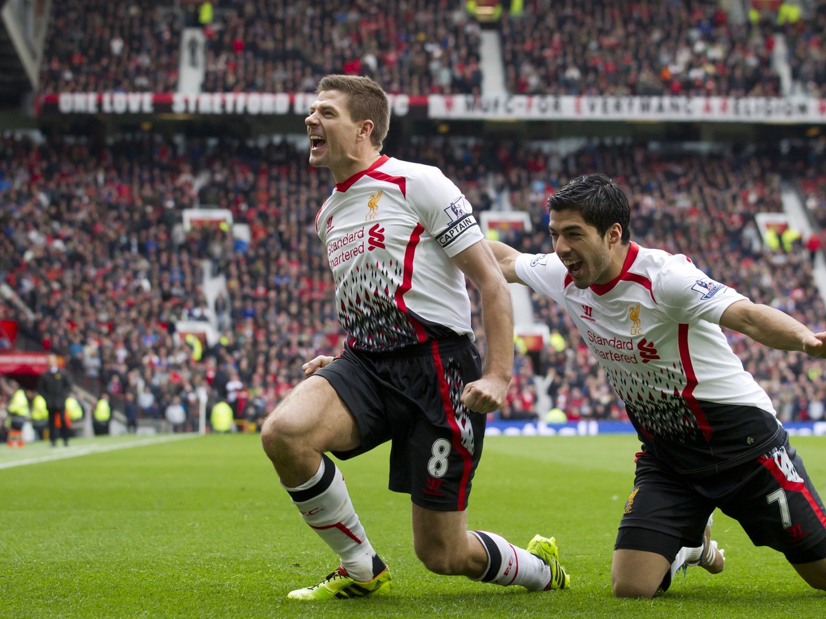 Steven Gerrard a Luis Suárez sa radujú z gólu