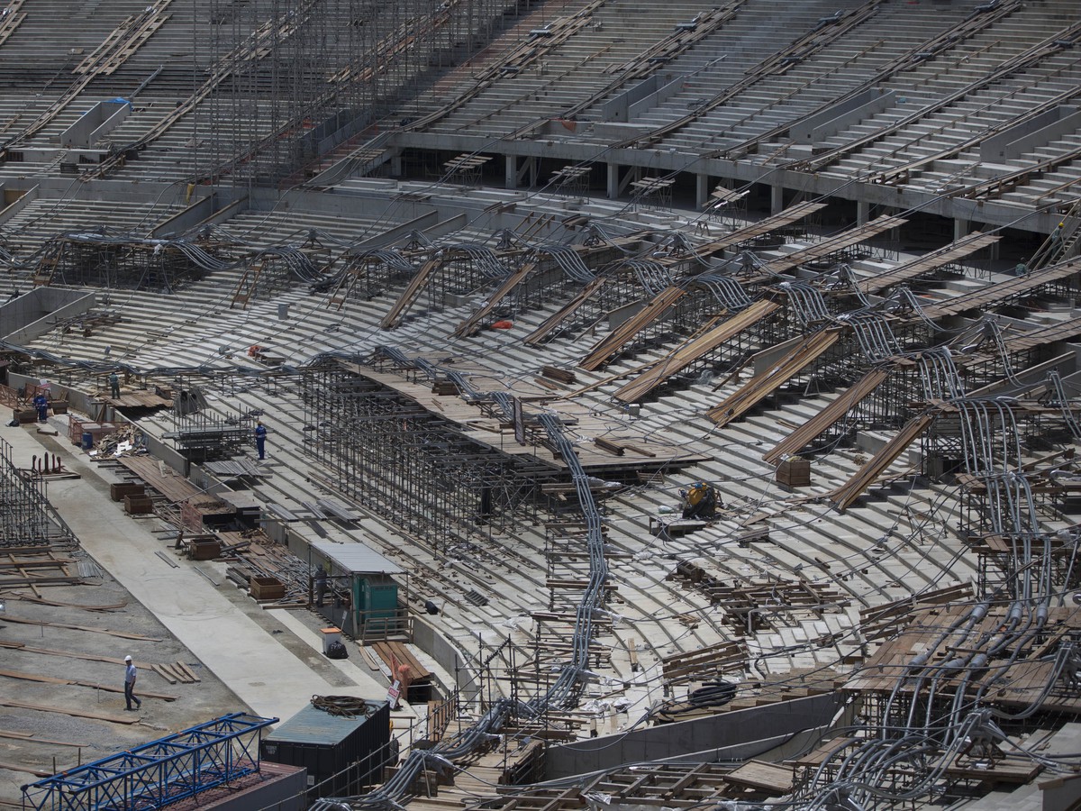 Rekonštrukcie na štadióne Maracana majú mierny skĺz