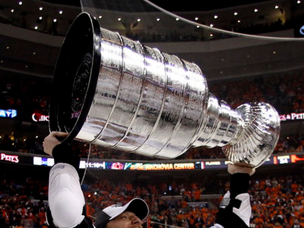 Marián Hossa sa teší zo zisku Stanley Cupu