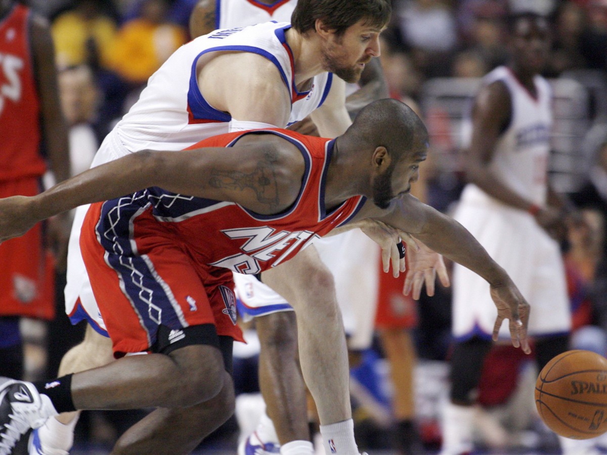 Mario West a Andres Nocioni 