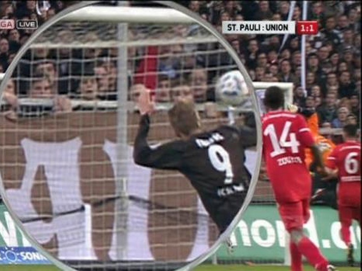 Marius Ebbers a jeho ruka