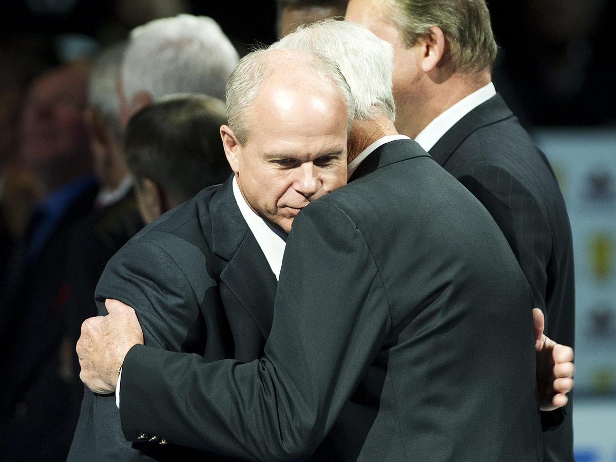 Mark Howe s otcom Gordie Howeom