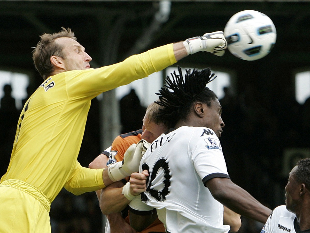 Mark Schwarzer v akcii