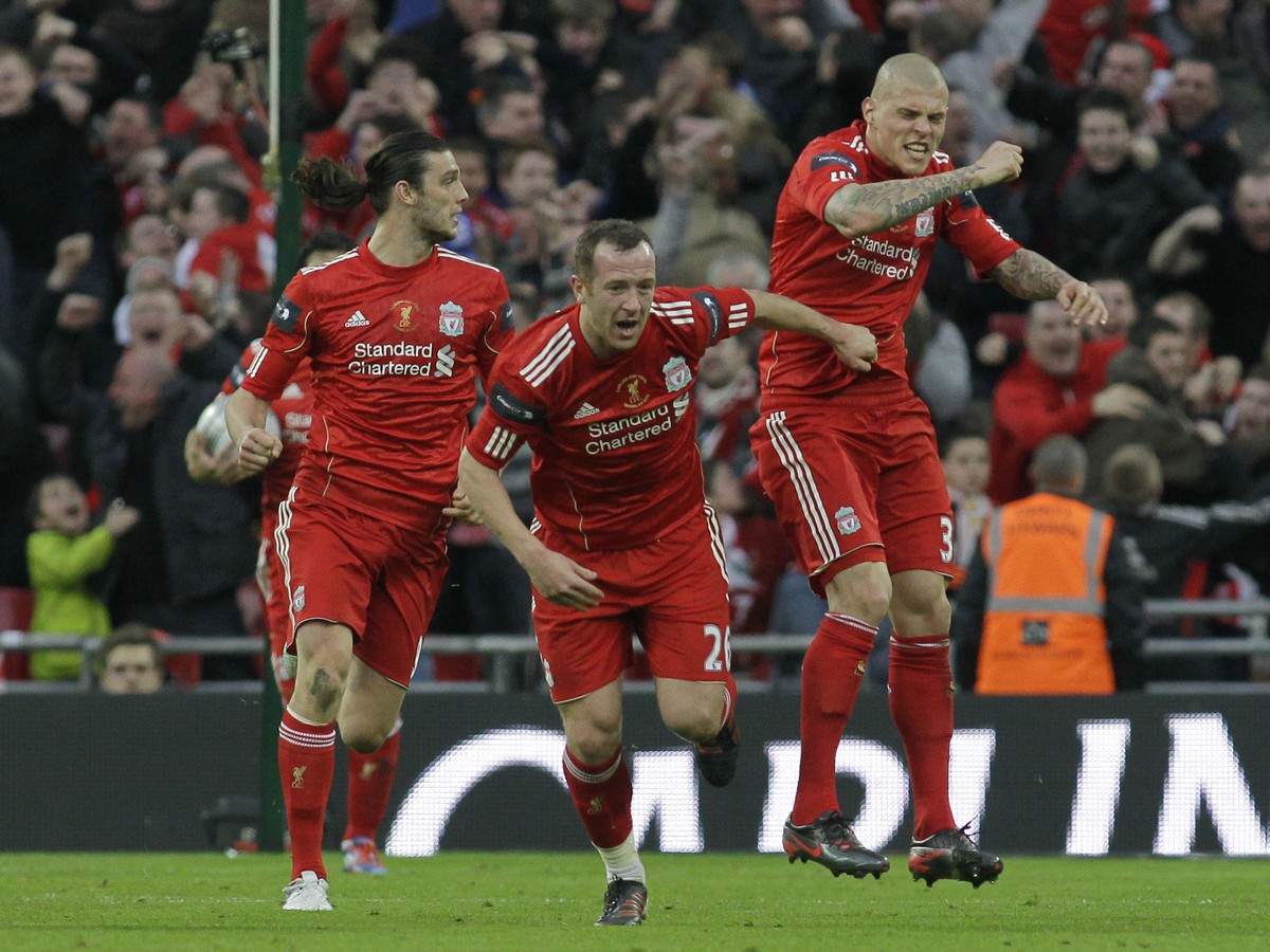 Martin Škrtel so spoluhráčmi sa teší z gólu