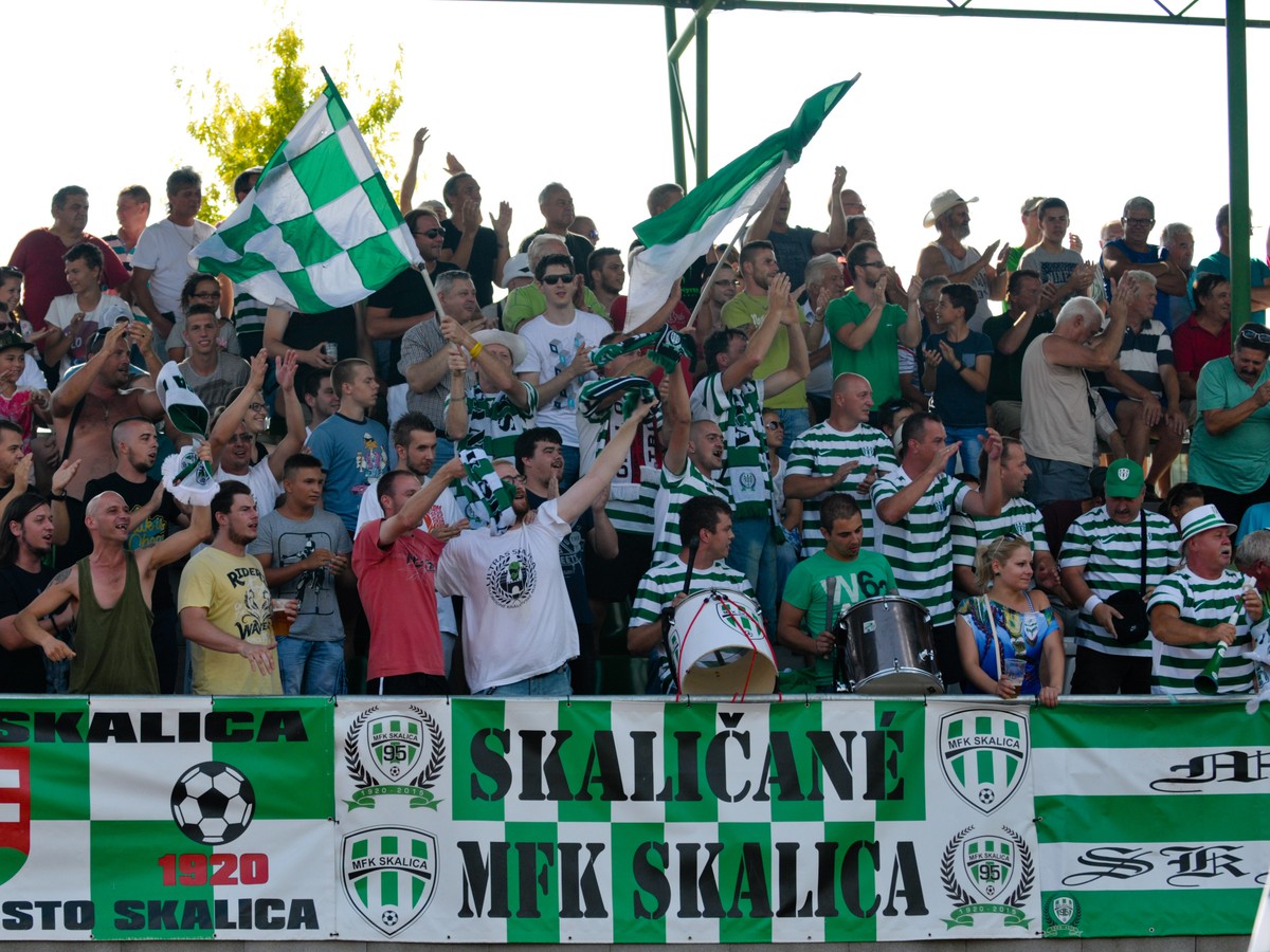 Fanúšikovia MFK Skalica počas zápasu 5. kola futbalovej Fortuna ligy