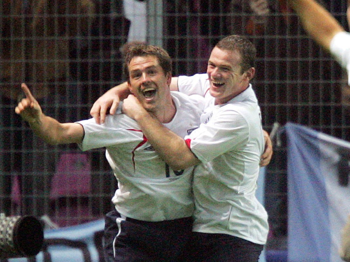 Michael Owen a Wayne Rooney v národnom drese