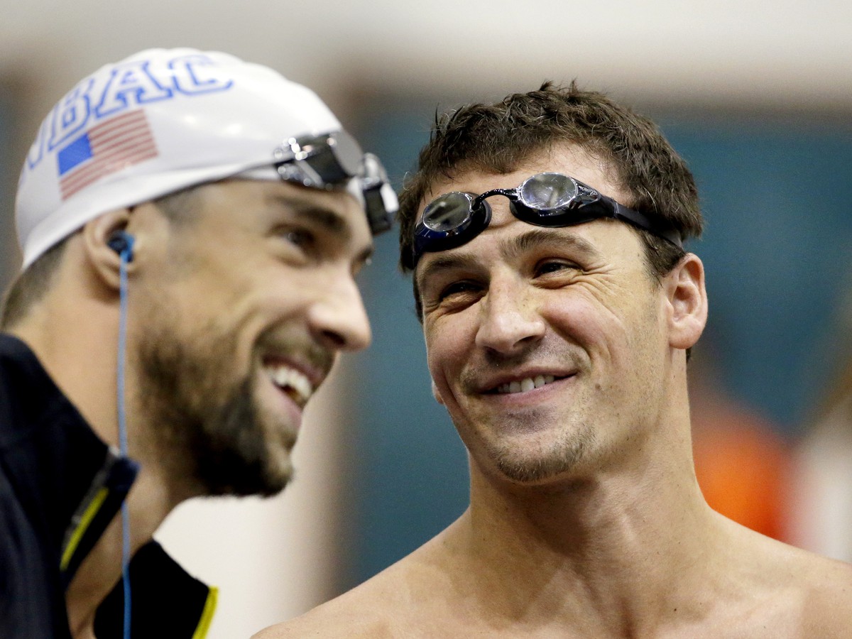 Michael Phelps sa rozpráva s Ryanom Lochtem