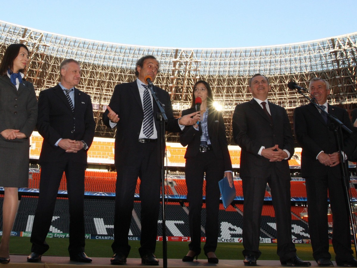 Michel Platini na štadióne v Donecku