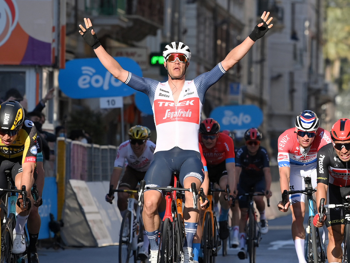 Jesper Stuyven finišuje na prvom mieste na monumente Miláno - San Remo
